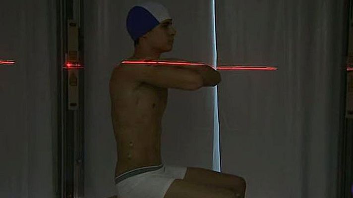 Telediario 1 - Los hombres miden su figura