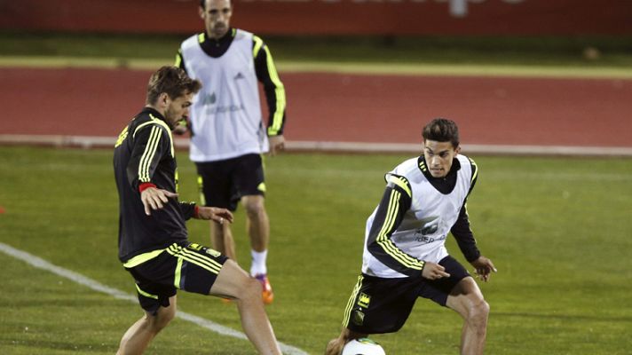 Primer entreno de Bartra con España