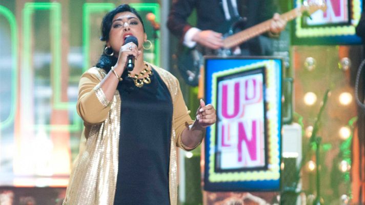 Uno de Los Nuestros - Aurora canta "Mi tierra"