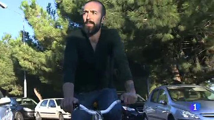 Telediario 1 - Multado por comer en bici