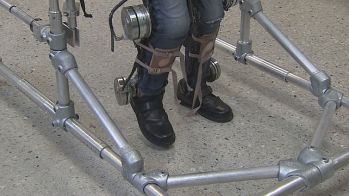 Telediario 1 - Exoesqueleto para niños