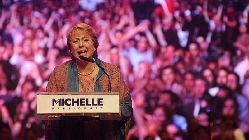 Chile cierra la campaña electoral con Bachelet como favorita 