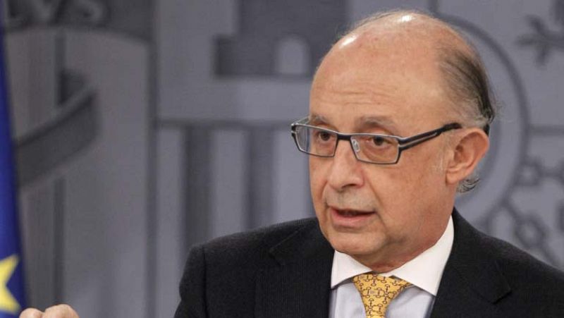 Cristóbal Montoro insiste en que hay reformas en marcha para alcanzar el objetivo de déficit 