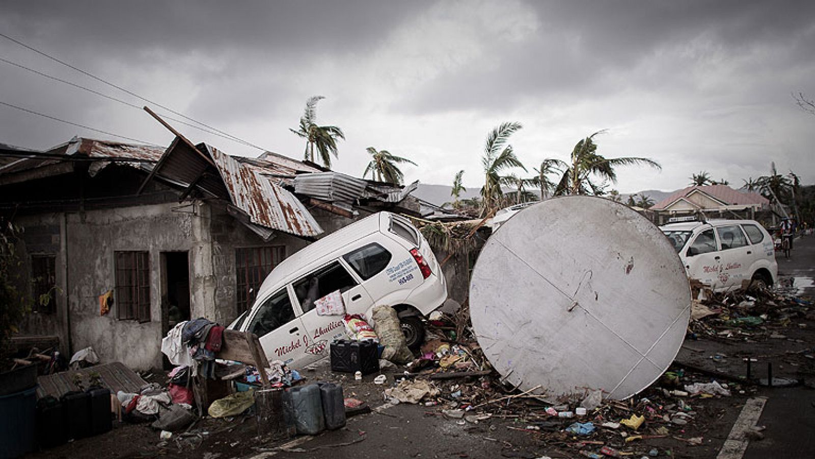Telediario 1: Filipinas, las fotografías de la tragedia | RTVE Play