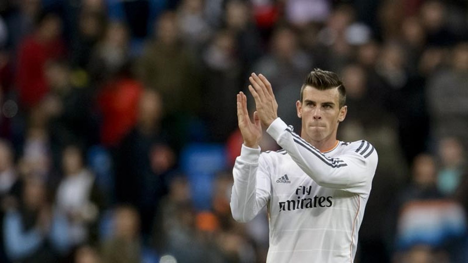 El fichaje estelar del Real Madrid esta temporada, Gareth Bale, ha desvelado en una entrevista que está "encantado" de jugar en el club blanco y que es "genial" jugar junto al "mejor jugador del mundo", refiriéndose a Cristiano Ronaldo.