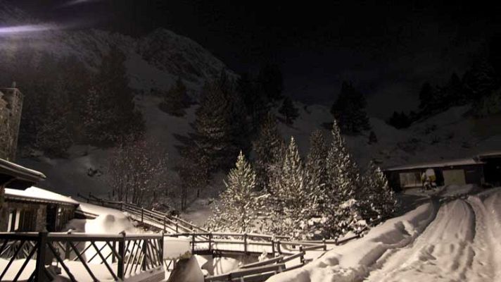 El tiempo - Intervalos de viento fuerte en el litoral de Galicia y en Canarias