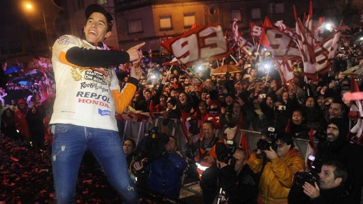 Cervera festeja el Mundial conseguido por Márquez