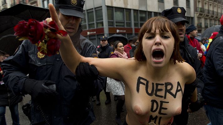 Femen, en la marcha antiabortista