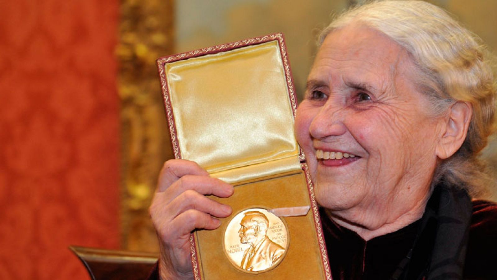 Muere la escritora británica Doris Lessing, Premio Nobel de Literatura en 2007