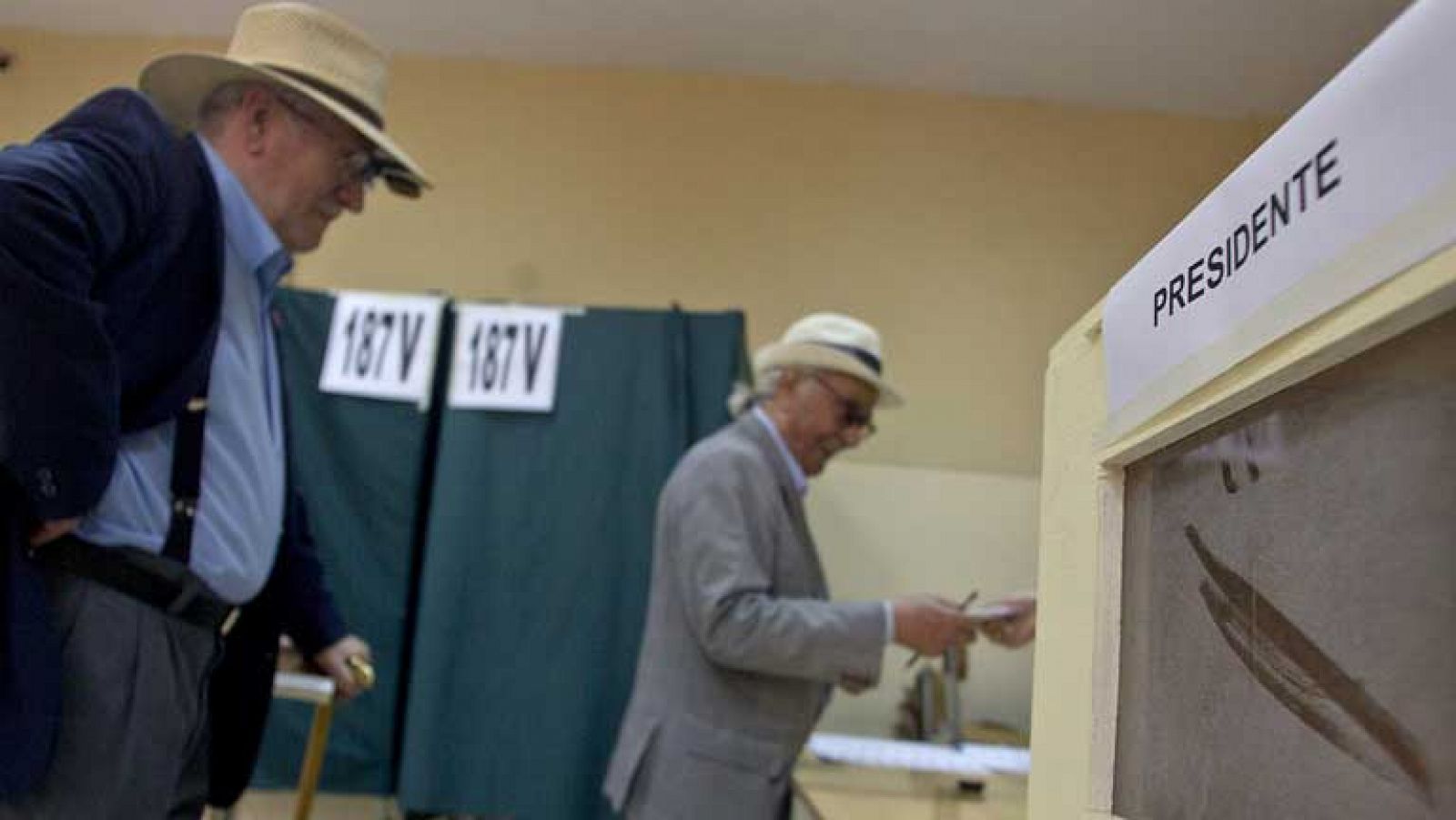 Chile termina sin incidentes su jornada de elecciones