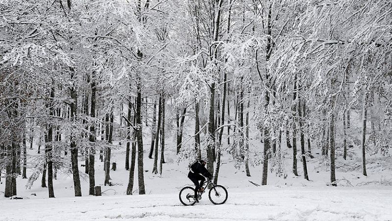 15 provincias están en alerta por lluvia, viento o nieve