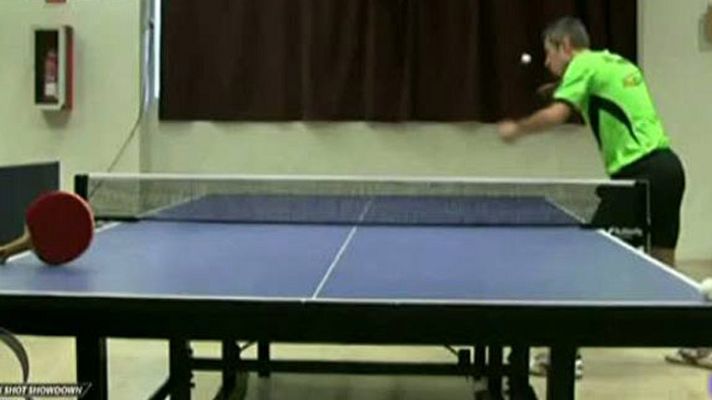 Telediario 1 - Un español gana el concurso internacional de trucos de tenis de mesa