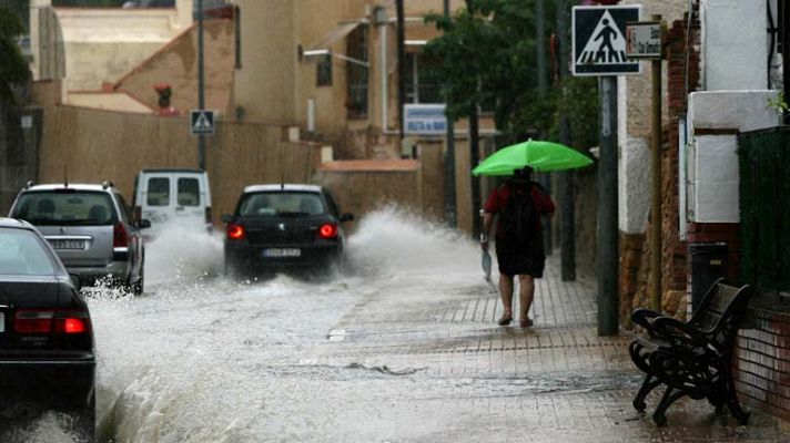 El tiempo - Lluvias y vientos fuertes en el noreste y baja la cota de nieve