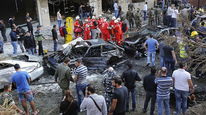 Telediario 1 - Al menos 17 muertos y decenas de heridos en dos explosiones frente a la embajada iraní de Beirut