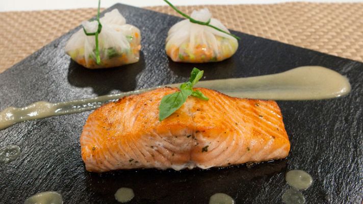 RTVE Cocina - Salmón a  la plancha con salsa
