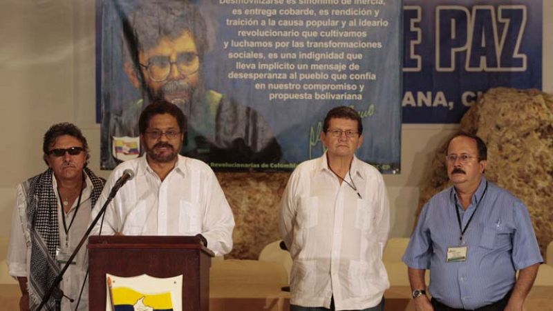 Las FARC y el gobierno colombiano siguen sin alcanzar un acuerdo tras un año de negociaciones 