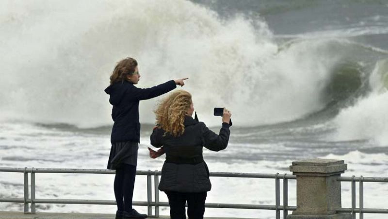 Descenso de temperaturas y lluvias y vientos fuertes en el noreste