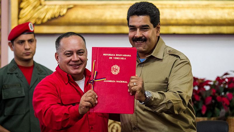  El Parlamento de Venezuela aprueba los poderes especiales para Maduro