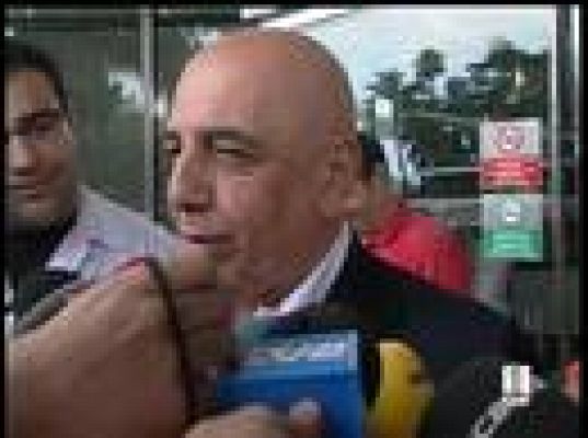  - El Milán negocia por Ronaldinho