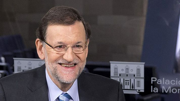 Rajoy no descarta más recortes y encarga estudiar una posible ley de servicios mínimos