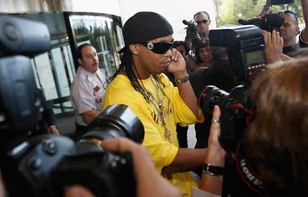 La 2 Noticias - Ronaldinho se va al Milán