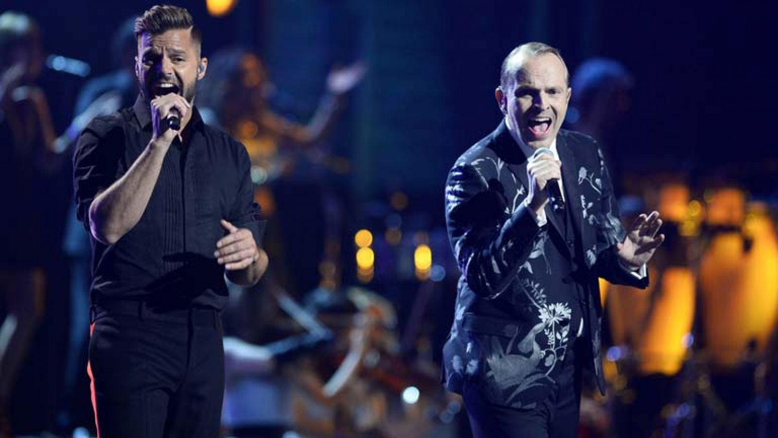 Telediario 1: Miguel Bosé recibe un Grammy  | RTVE Play