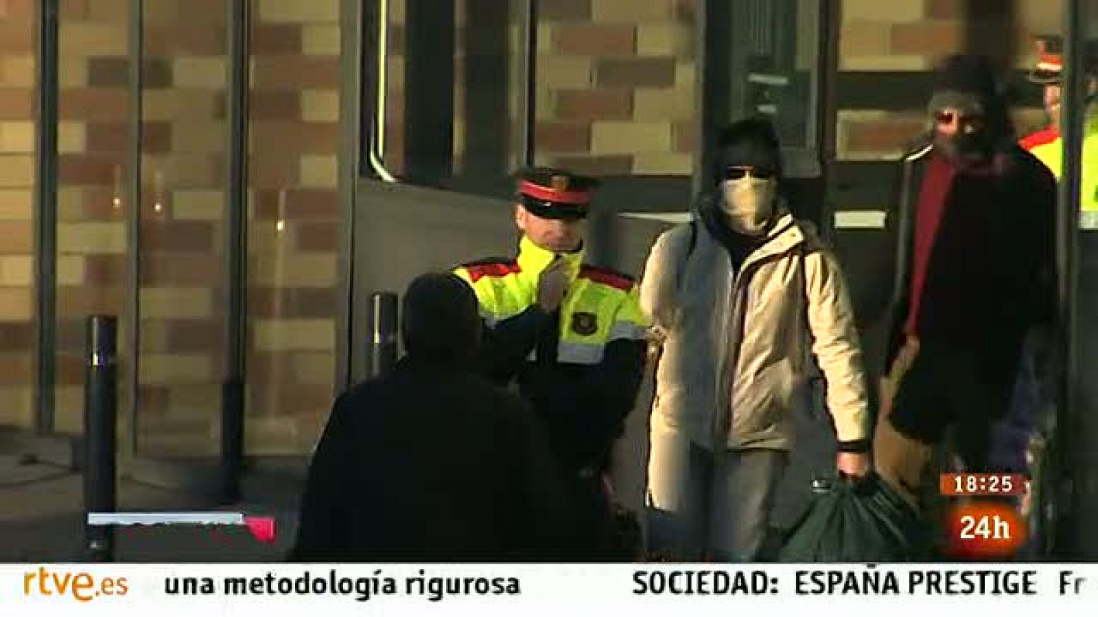 El 'loco del chándal' sale de la cárcel sin estar rehabilitado - Informativo 24h | Ver