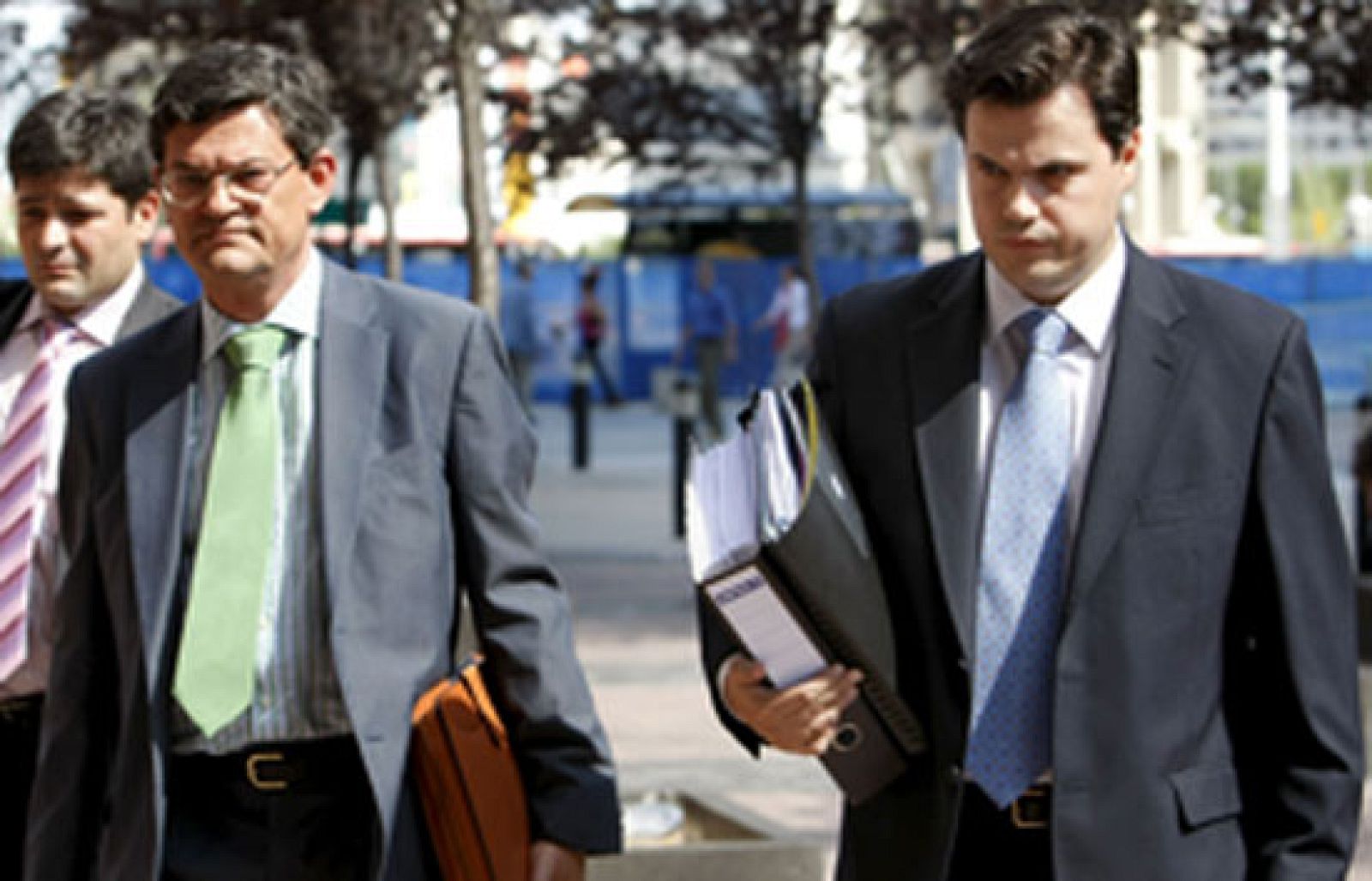 El vicepresidente Solbes no es partidario de utilizar el dinero de los impuestos para ayudar a empresas como Martinsa que, según ha dicho, ha tenido mala suerte y ha asumido riesgos excesivos.