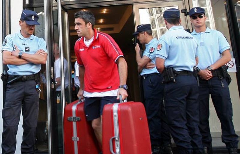 El ciclista salmantino del Barloworld Moisés Dueñas ha dado positivo por EPO en el Tour de Francia. Dueñas dio positivo tras la disputa de la cuarta etapa, la contrarreloj en Cholet, y se ha convertido en el segundo caso de dopaje de este Tour.