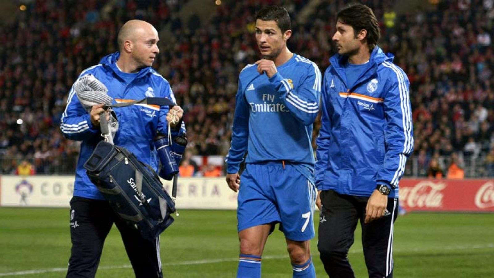 Telediario 1: Cristiano Ronaldo se retiró del césped por precaución | RTVE Play