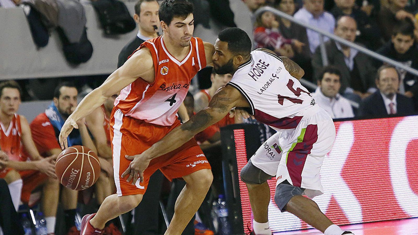 Baloncesto en RTVE: Bruixa d'Or Kutxa 64-69 Laboral Kutxa | RTVE Play