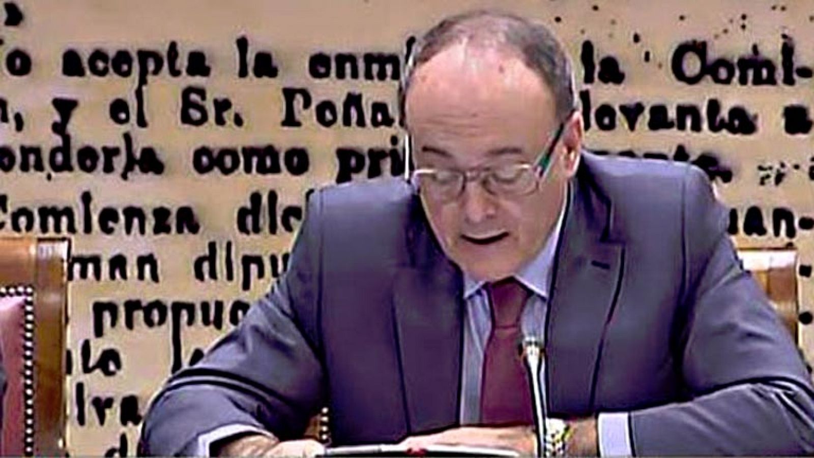 Informativo 24h: El Banco de España ve "riesgos" de incumplir el déficit en 2013 por la debilidad de los ingresos | RTVE Play