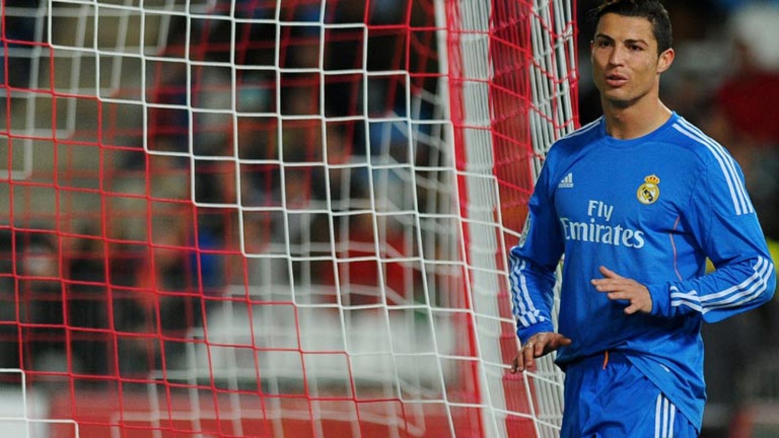 El golpe que sufrió Cristiano Ronaldo en el partido contra el Almería (0-5) se trata de una "lesión en la parte posterior del muslo izquierdo. Pendiente de evolución", según informa el parte médico de Cristiano  que ha publicado el Real Madrid.El escueto comunicado oficial no precisa ni el tipo ni el alcance de la dolencia del portugués y explica que "tras las pruebas de imagen realizadas hoy (este lunes) a nuestro jugador Cristiano Ronaldo por los Servicios Médicos del Real Madrid en el hospital Sanitas La Moraleja, se le ha detectado una lesión en la parte posterior del muslo izquierdo. Pendiente de evolución".