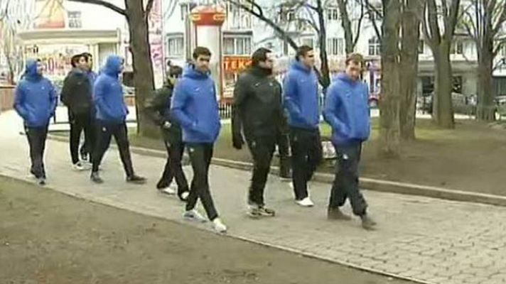 Telediario 1 - La Real busca aliento en la fría Donetsk