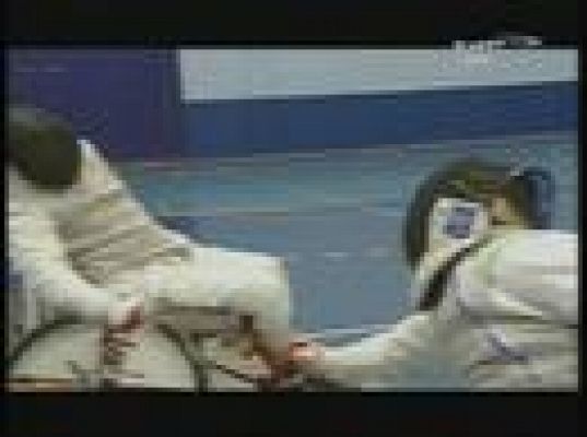  - Practicando esgrima paralímpico