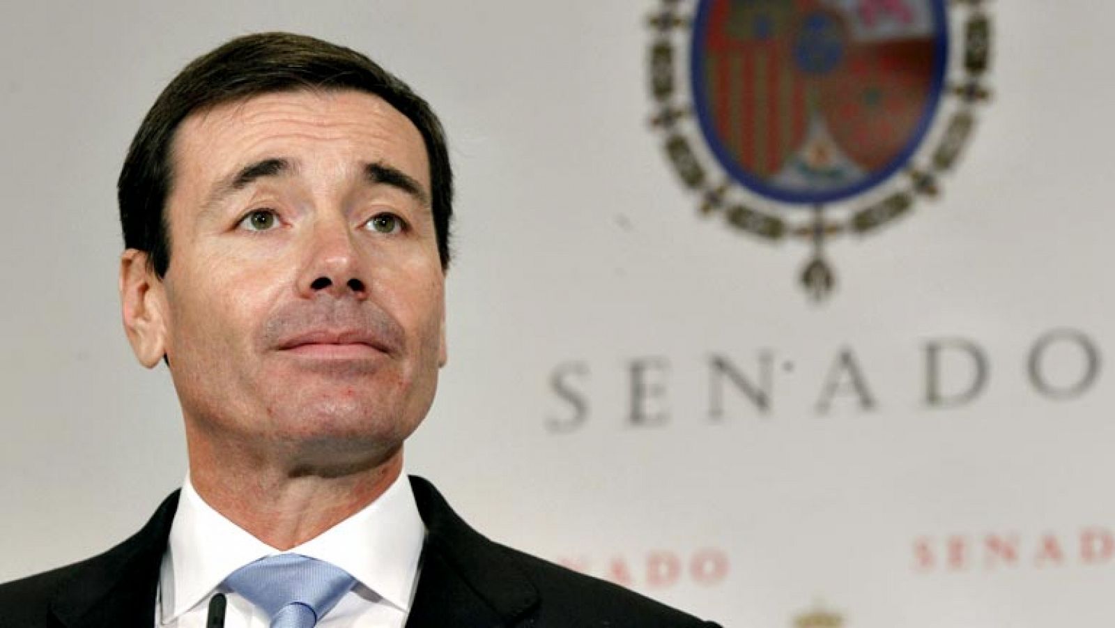 Gómez dice que si su dimisión como senador es "el precio"  para seguir al lado de los madrileños, 
