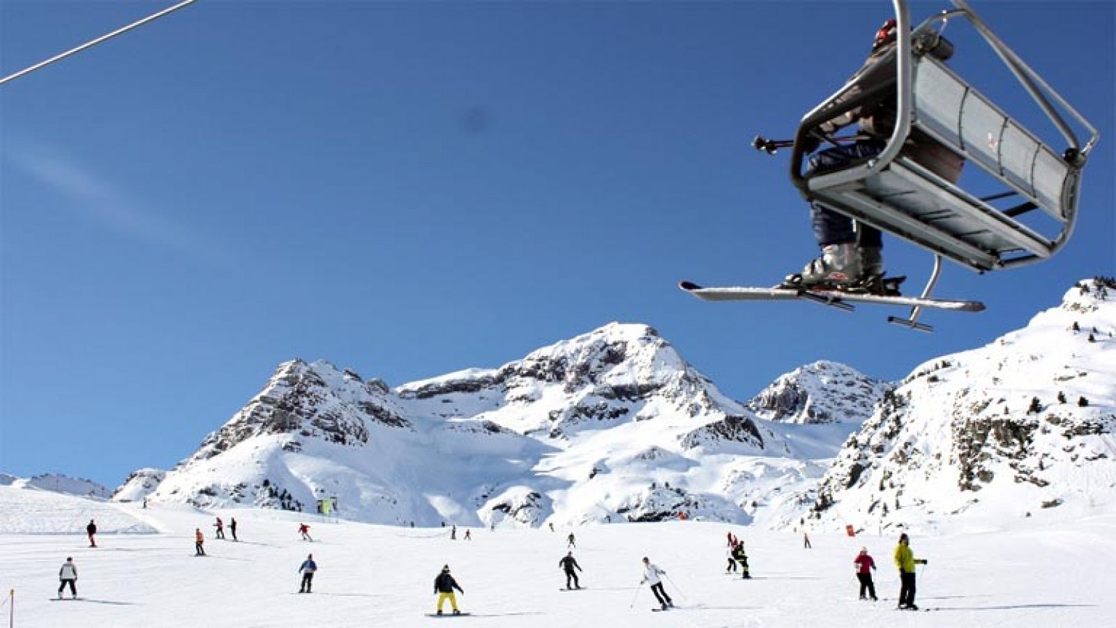 El eslogan turístico del grupo Aramón para la nueva temporada será "Queremos que esquíes" y para ello hacen una gran apuesta en la rebaja de precios.