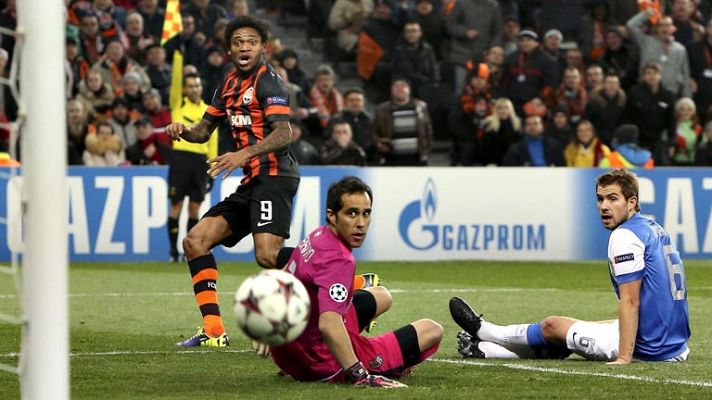 Luiz Adriano adelanta al Shakhtar (1-0)