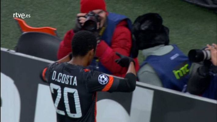 Champions League - Douglas hace el cuarto gol en el 87 (4-0)