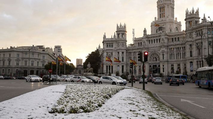 Los desayunos - Alerta por frío intenso, nieve, luvias y viento en 30 provincias de toda España