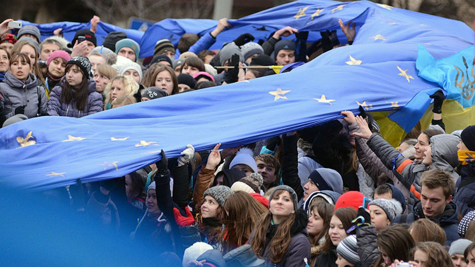 Telediario 1: El presidente de Ucrania se reunirá con los líderes de la UE para debatir el acuerdo de asociación | RTVE Play