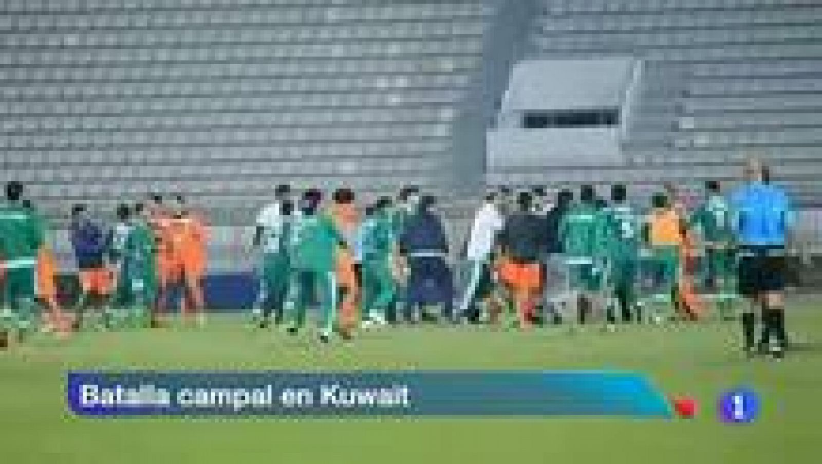 Pelea multitudinaria en el fútbol kuwaití | Ver