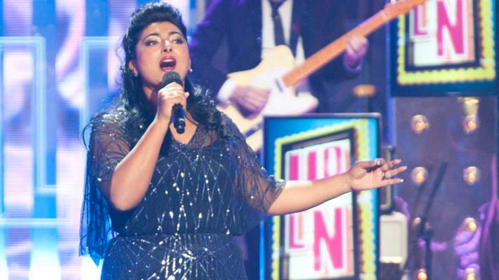 Uno de Los Nuestros - Aurora canta "Violetas imperiales"