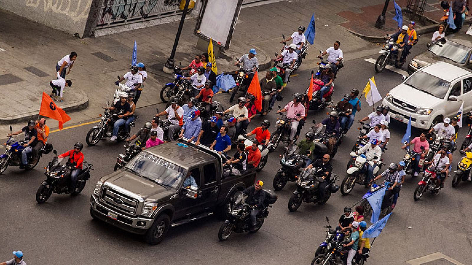Informativo 24h: Nicolás Maduro emitirá un decreto para bajar los precios de los coches | RTVE Play
