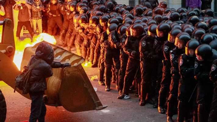 Telediario 1 - Tensión en Ucrania