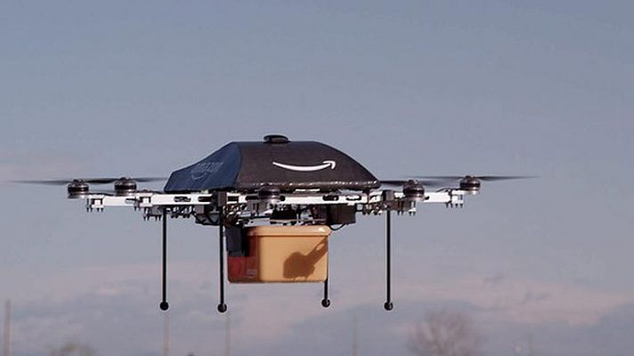 Un dron repartidor de Amazon