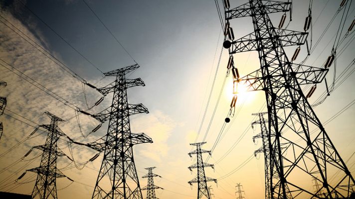 Las eléctricas caen en Bolsa tras saber que el Gobierno no pondrá 3.600 millones para evitar el déficit de tarifa