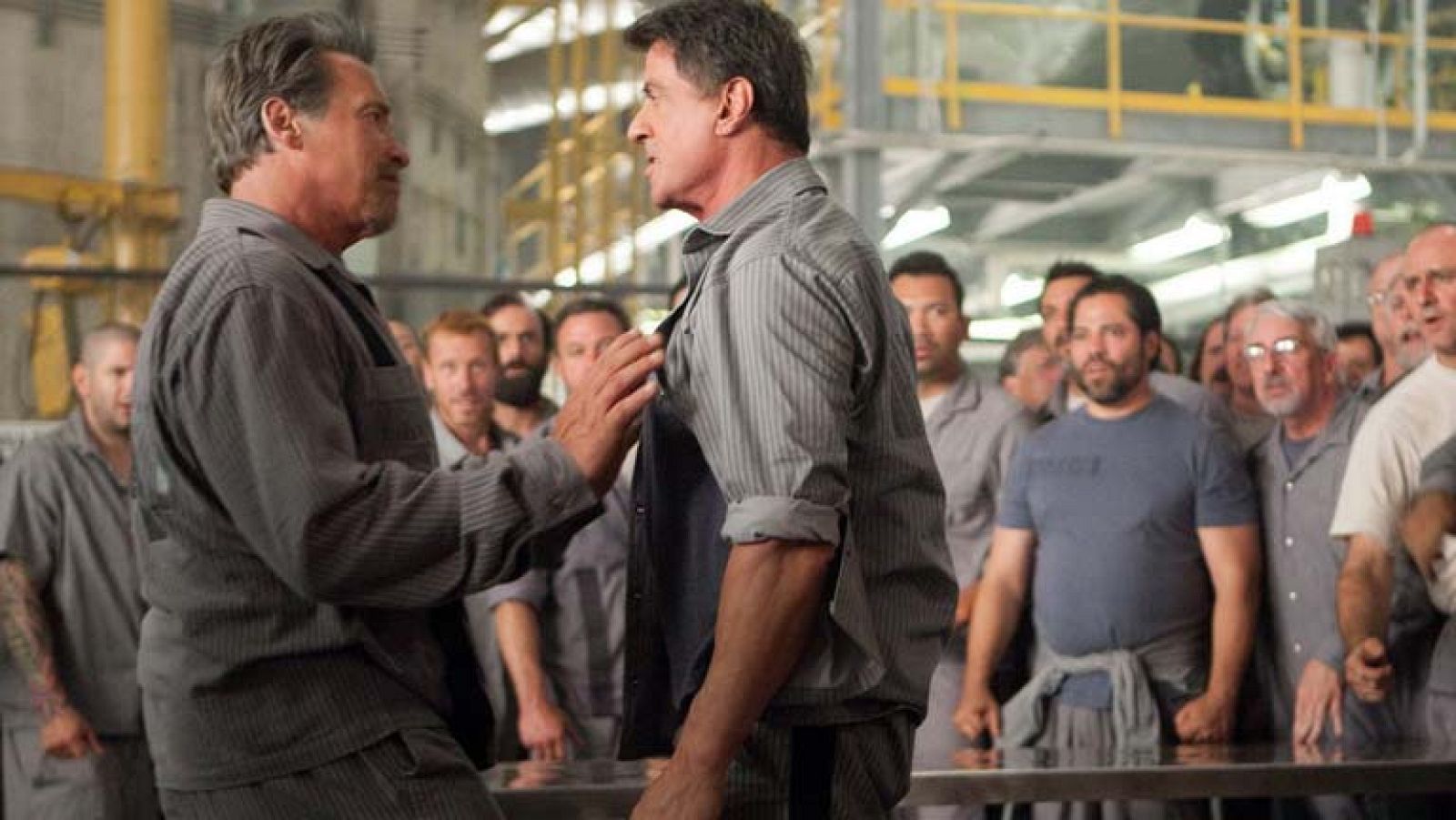 RTVE.es te adelanta una escena de 'Plan de escape': Schwarzenegger y Stallone, a tortazo limpio | Ver