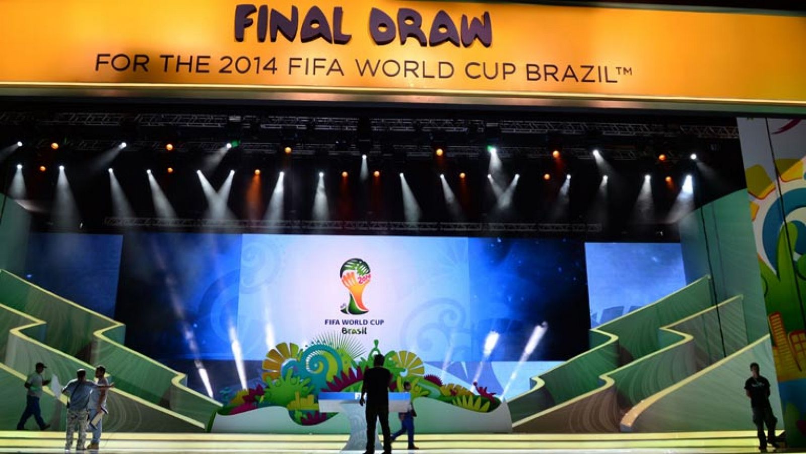 La tarde en 24h: La FIFA anuncia un sorteo dirigido para el Mundial 2014 | RTVE Play
