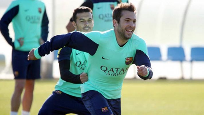 Telediario 1 - Jordi Alba vuelve al trabajo en un Barca sin barreras